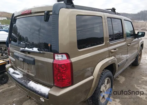 2009 Jeep Commander Sport z USA, uszkodzony, nr VIN 1J8HG48K49C511257